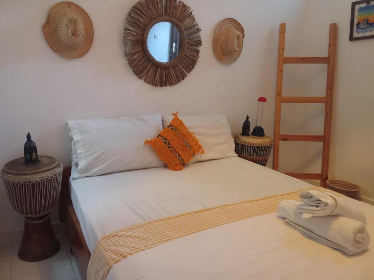 Surfer Rosa Hostel Tamraght 外观 照片